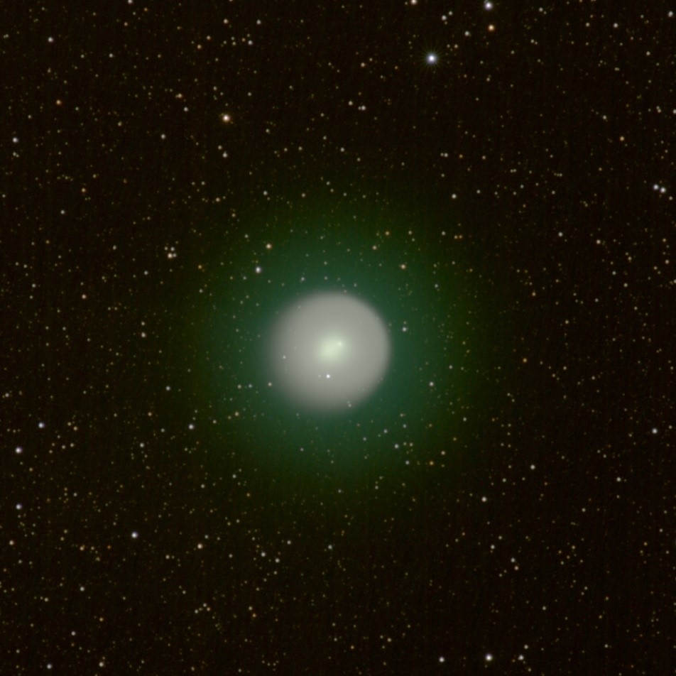 Кометата 17Р/ Холмс с нейното ефектно избухване, поради което стана  видима с просто око на нощното небе, засвети милион пъти по-ярко, променяйки звездната си величина за около 2 денонощия от 17-та до 2- 3-та.